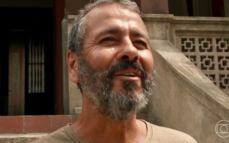 O ator Marcos Palmeira está empolgado em cena de Renascer como o coronel José Inocêncio