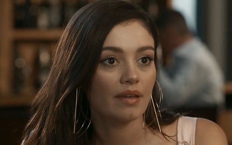 A atriz Sophie Charlotte está caracterizada como Eliana em cena da novela Renascer, da Globo